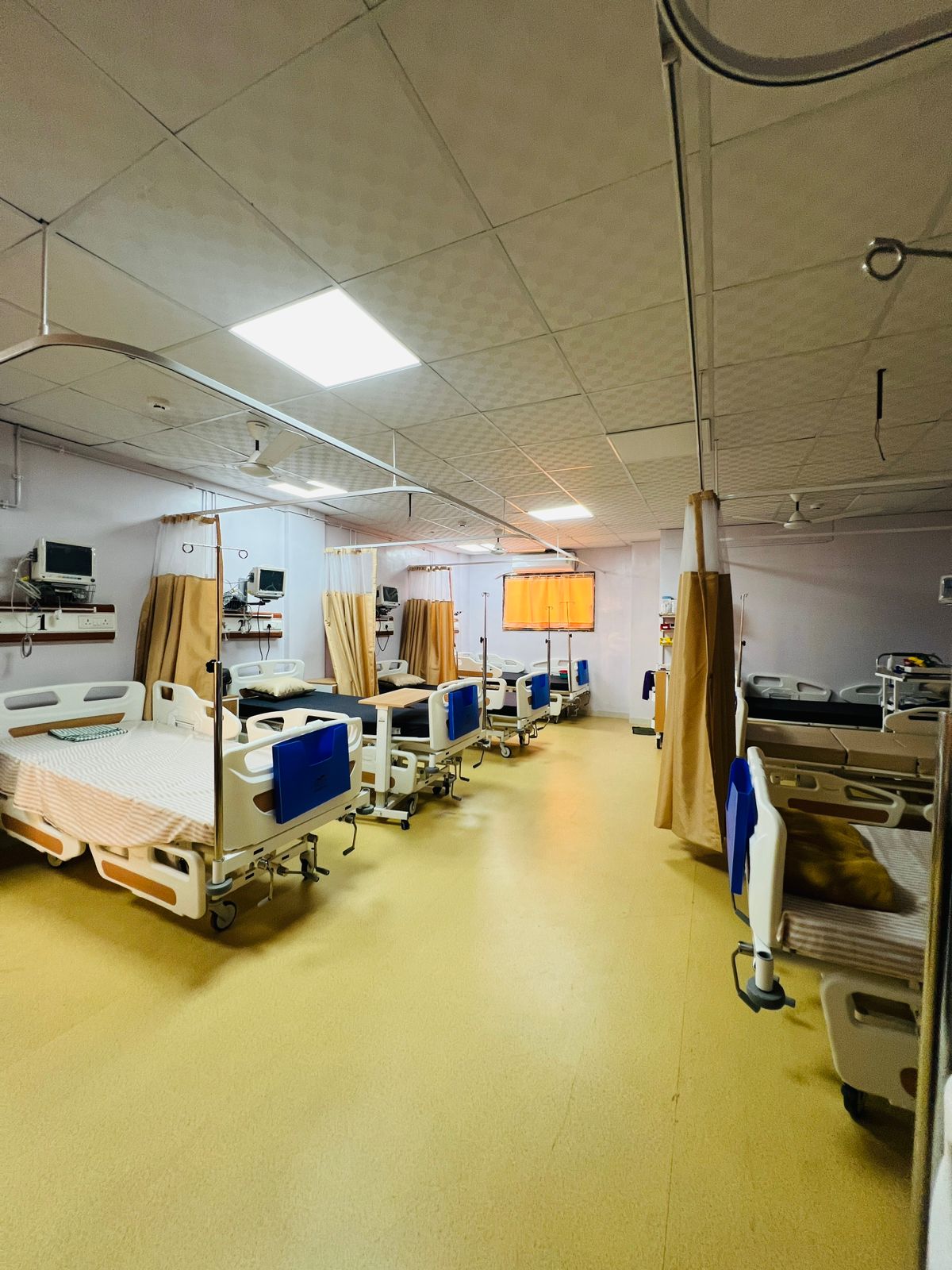 Blue light therapy / equipment room
